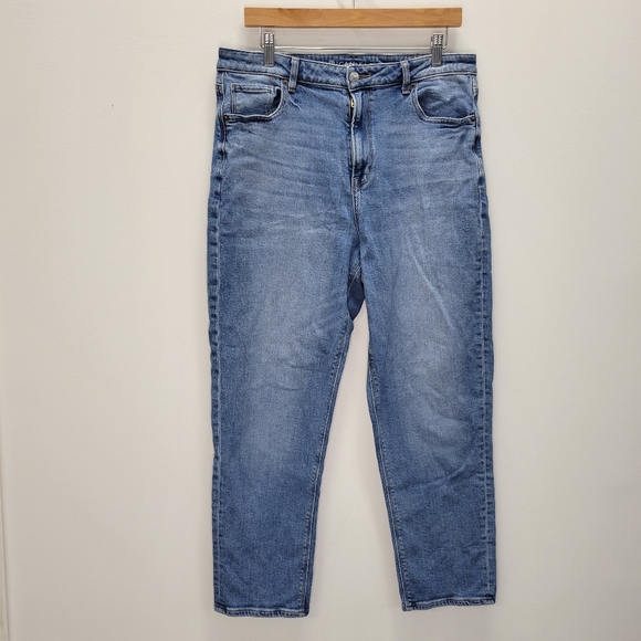 ***SOLD***American Eagle Mom Jean Stretch - Picture 2 of 9